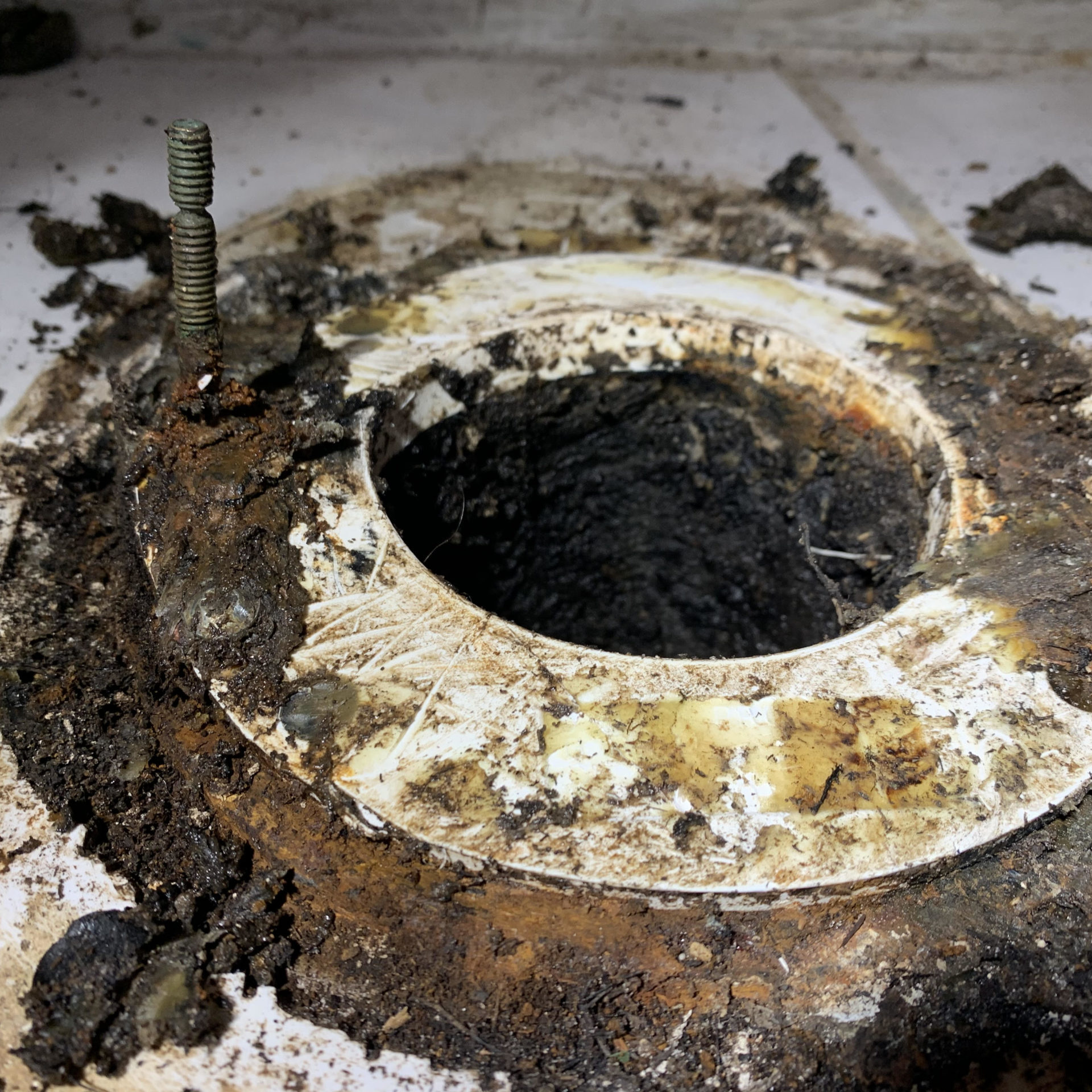 broken toilet flange